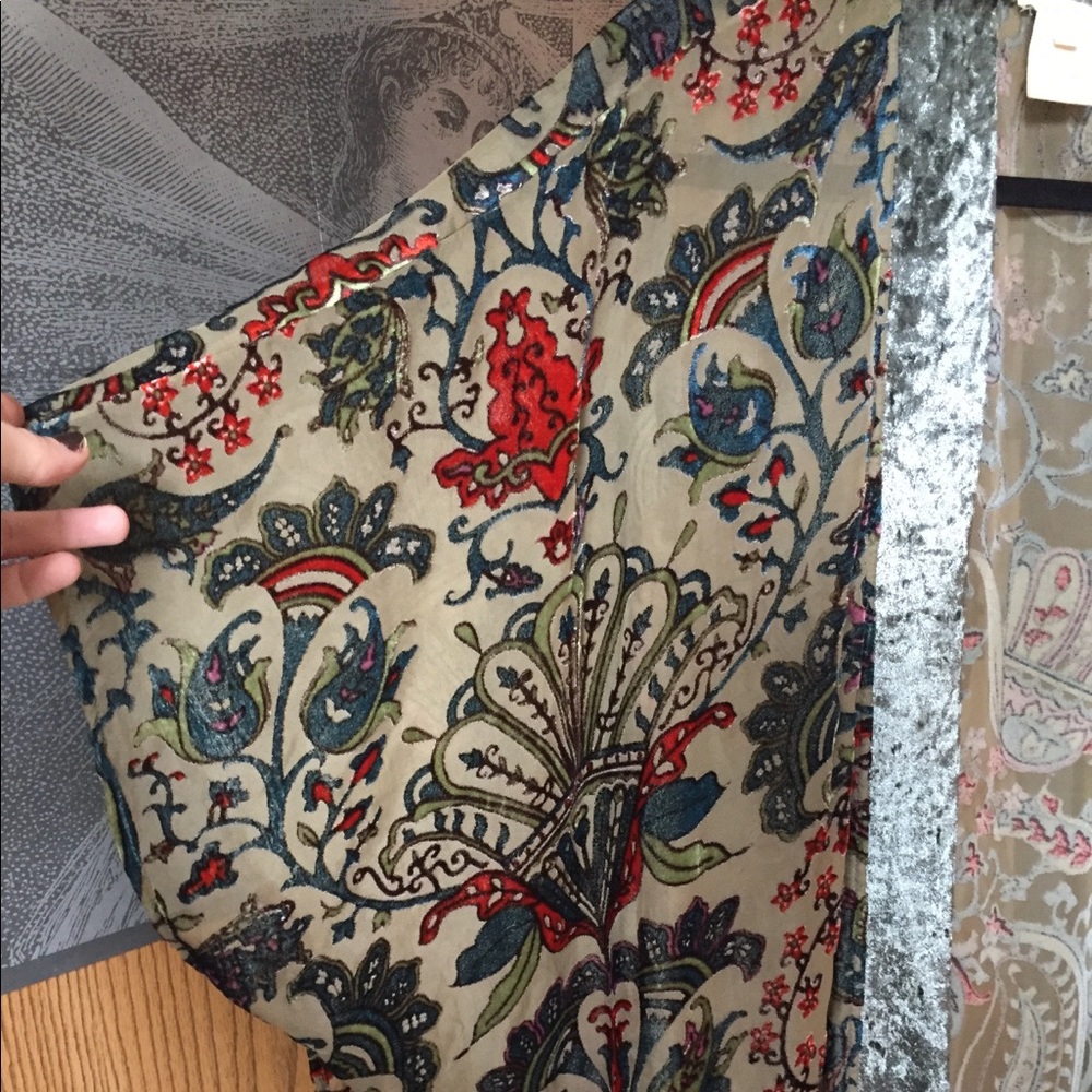 Beautiful velvet Mystree kimono O/S